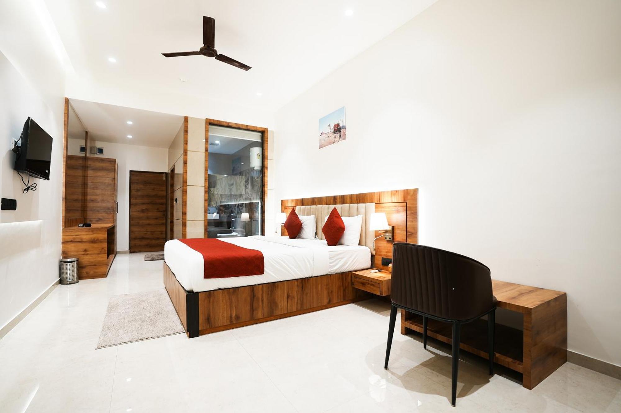 Madhav Residency Hotel & Banquet, Kalyan, Mumbai מראה חיצוני תמונה