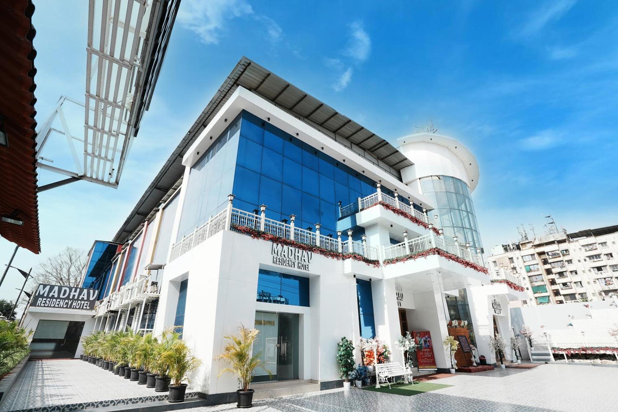 Madhav Residency Hotel & Banquet, Kalyan, Mumbai מראה חיצוני תמונה