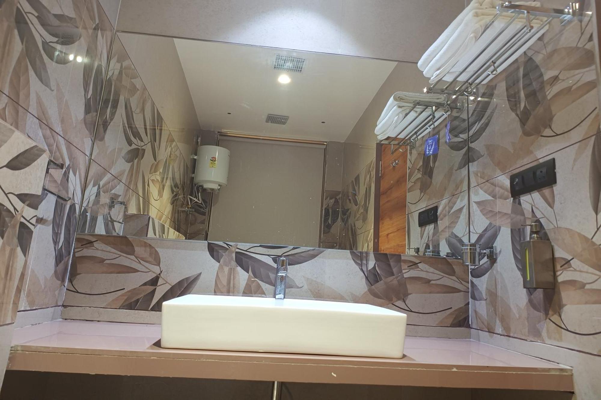 Madhav Residency Hotel & Banquet, Kalyan, Mumbai מראה חיצוני תמונה
